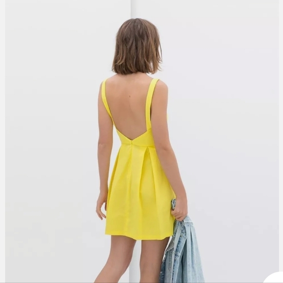 NWOT Zara Yellow Mini Pleated Dresss - Picture 4 of 5